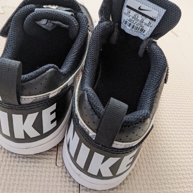NIKE(ナイキ)のNIKE　ナイキ　キッズスニーカー　20cm　COURT BOROGH　LOW キッズ/ベビー/マタニティのキッズ靴/シューズ(15cm~)(スニーカー)の商品写真
