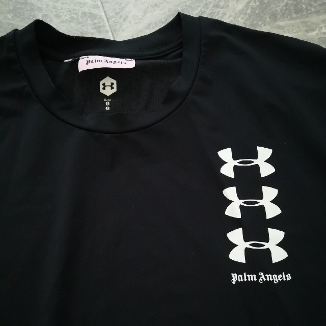 UNDER ARMOUR(アンダーアーマー)のpalm  Angelsとアンダーアーマーのコラボ メンズのトップス(Tシャツ/カットソー(半袖/袖なし))の商品写真