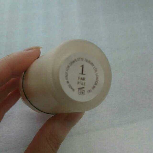 Sephora(セフォラ)のシャーロットティルブリー マジックファンデーション 01 30ml コスメ/美容のベースメイク/化粧品(ファンデーション)の商品写真