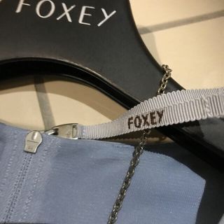 フォクシー(FOXEY)のフォクシー　ニューヨーク　2017年　リボンフォクシー　ワンピース　美品(ひざ丈ワンピース)