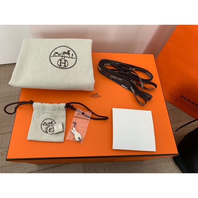 Hermes(エルメス)のHERMES エルメス　ピコタンロック　MM 22 ノワール レディースのバッグ(ハンドバッグ)の商品写真