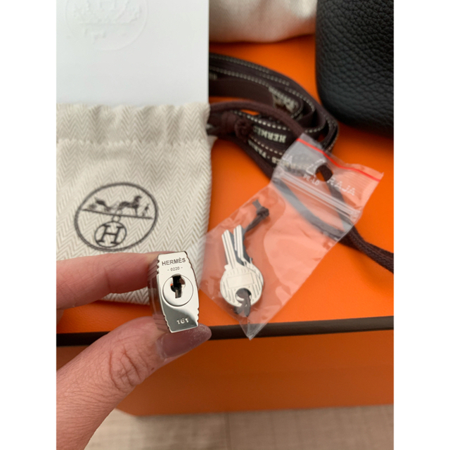 Hermes(エルメス)のHERMES エルメス　ピコタンロック　MM 22 ノワール レディースのバッグ(ハンドバッグ)の商品写真