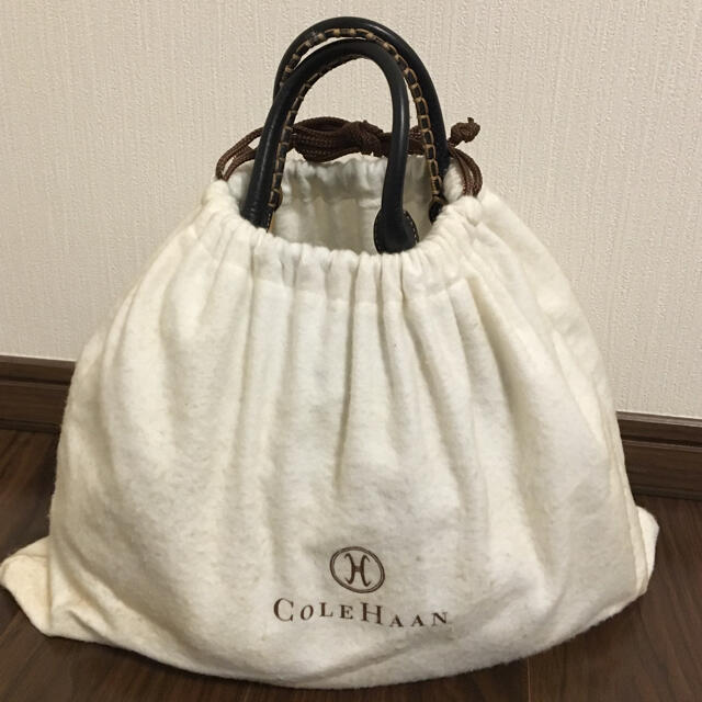 コールハーン 革 美品 レディースのバッグ(トートバッグ)の商品写真