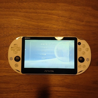 PlayStation Vita - ps vita 2000 ホワイト 充電器 メモリーカード8gb