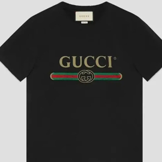 グッチ(Gucci)のGUCCI ロゴ　Tシャツ　トップス　大人気　今だけ！(Tシャツ(半袖/袖なし))