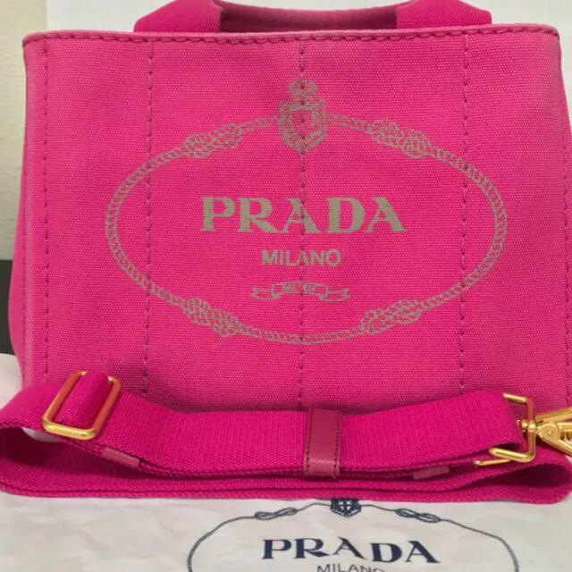 PRADA(プラダ)のプラダ　カナパ　S  ピンク　フクシア レディースのバッグ(ハンドバッグ)の商品写真