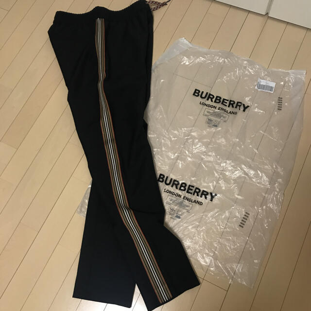 BURBERRY(バーバリー)のBURBERRY Stripe Track Pants メンズのパンツ(スラックス)の商品写真