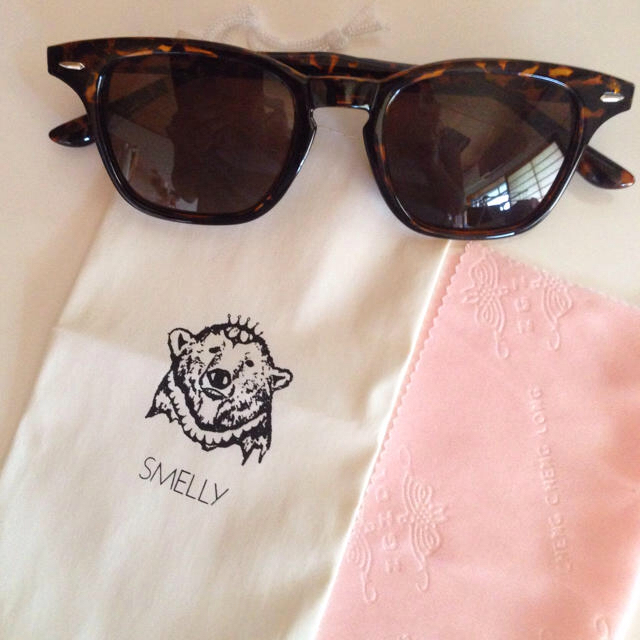 SMELLY(スメリー)の試着のみ☆KBF サングラス レディースのファッション小物(サングラス/メガネ)の商品写真