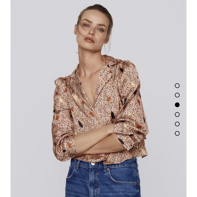 ZARA(ザラ)のZARA プリント柄ブラウス レディースのトップス(シャツ/ブラウス(長袖/七分))の商品写真