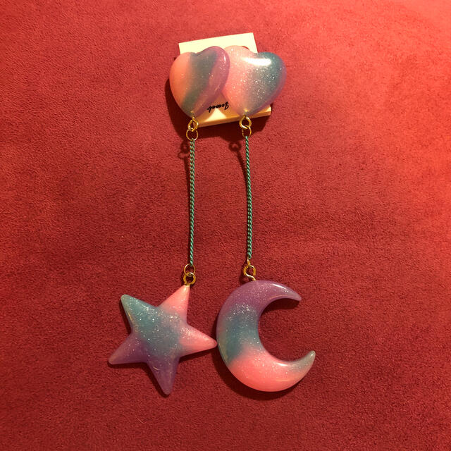 原宿系ピアス　星と月モチーフ　ゆめかわ レディースのアクセサリー(ピアス)の商品写真