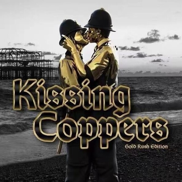 ✨バンクシー/フィギュア・Kissing Coppers Gold Rush✨