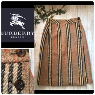 バーバリー(BURBERRY)の♡美品　バーバリーロンドン　サイズXS ボタンロゴ入りスカート♡(ひざ丈スカート)