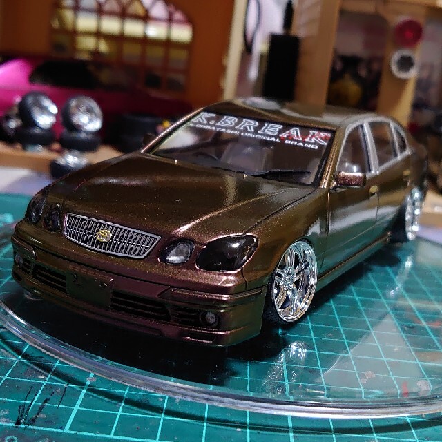 AOSHIMA(アオシマ)のアオシマ 1/24 K-BREAK JZS161 アリスト 完成品 エンタメ/ホビーのおもちゃ/ぬいぐるみ(模型/プラモデル)の商品写真