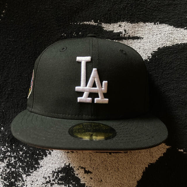 new era LA dodgers black 7 1/2 ツバ裏ピンクキャップ