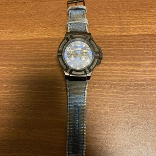 正規品GUESS  メンズ腕時計　ブルーダイヤル  W0366G2