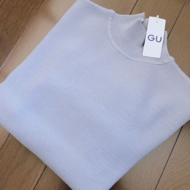 GU(ジーユー)の新品タグ付き♡ スウェットライクハイネックセーター ブルー レディースのトップス(ニット/セーター)の商品写真