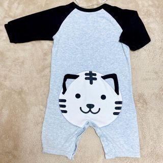 コムサイズム(COMME CA ISM)の★★ 中古 ★ コムサ ★ ロンパース ★ 60-70cm ★ 猫ちゃん ★★(カバーオール)