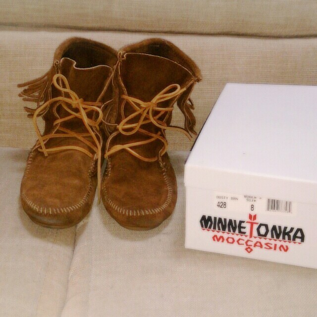 Minnetonka(ミネトンカ)のミネトンカ*フリンジブーツ レディースの靴/シューズ(ブーツ)の商品写真