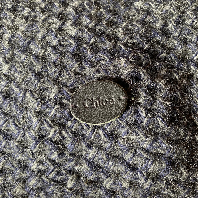 Chloe(クロエ)のChloeクロエ　スヌード　マフラー　紺色に近い黒　美品 レディースのファッション小物(マフラー/ショール)の商品写真