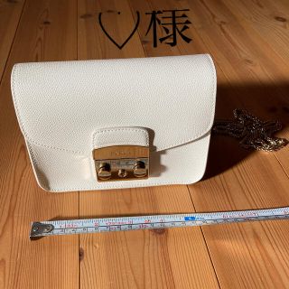 フルラ(Furla)のFURLAフルラ　メトロポリスミニ　チェーン　ショルダーバッグ 白　ホワイト(ショルダーバッグ)