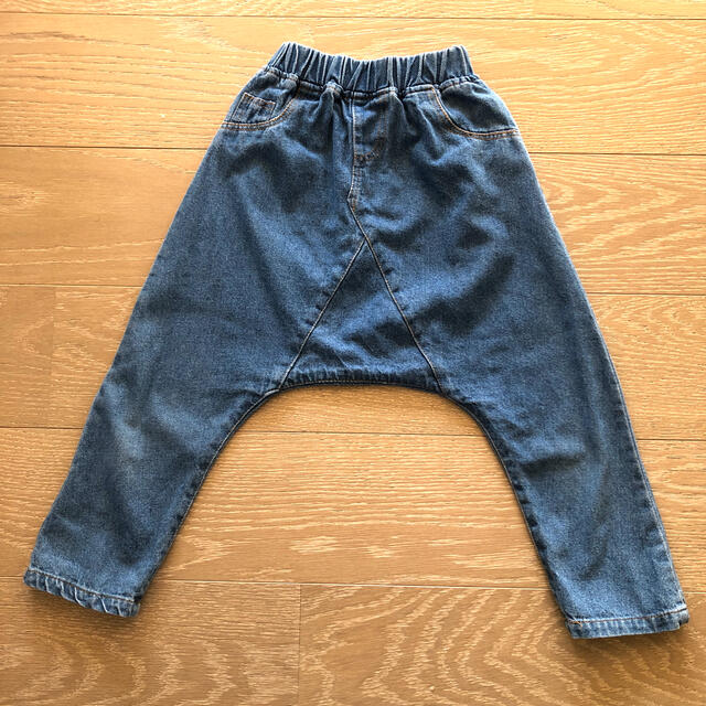 サルエルkidsデニム キッズ/ベビー/マタニティのキッズ服男の子用(90cm~)(パンツ/スパッツ)の商品写真