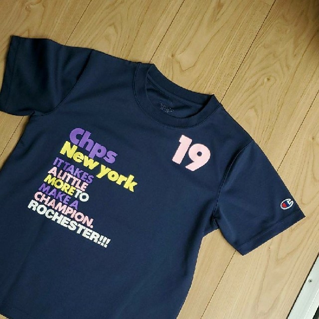 Champion(チャンピオン)のチャンピオン　Tシャツ　１４０ キッズ/ベビー/マタニティのキッズ服女の子用(90cm~)(Tシャツ/カットソー)の商品写真
