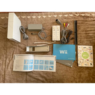 ウィー(Wii)のhide1980さん専用　　Wii本体　はじめてのWiiソフト付き(家庭用ゲーム機本体)