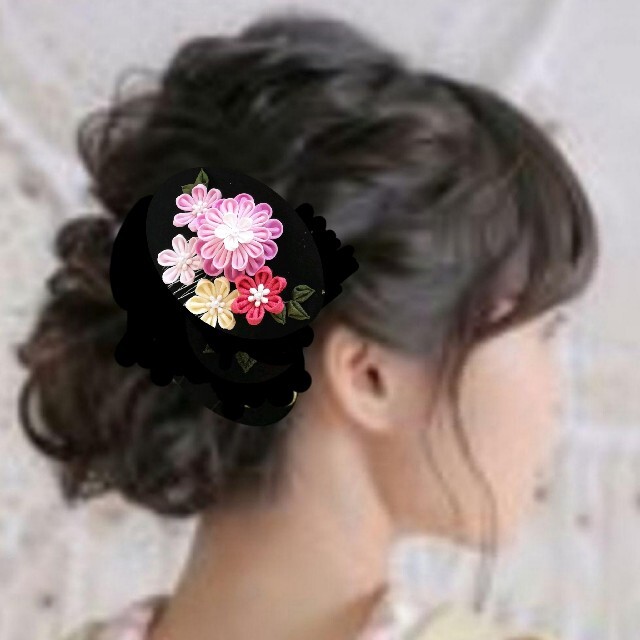 正絹　二重剣つまみのつまみ細工髪飾り ハンドメイドのアクセサリー(ヘアアクセサリー)の商品写真