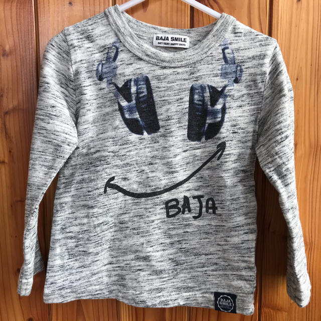 BAJA SMILE(バハスマイル)のBAJA SMILE ロンT 100センチ キッズ/ベビー/マタニティのキッズ服男の子用(90cm~)(Tシャツ/カットソー)の商品写真