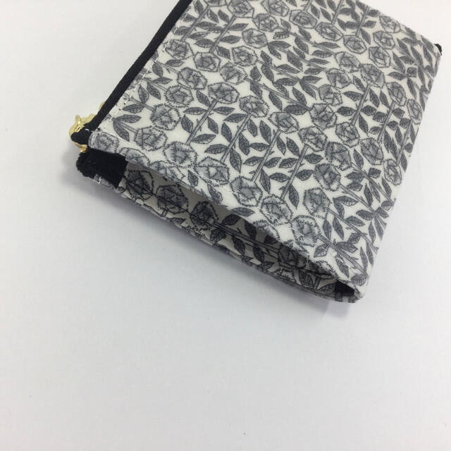 ポケットL字財布　バラ柄　ビニコ  ハンドメイド　サブ財布 ハンドメイドのファッション小物(財布)の商品写真