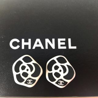 シャネル(CHANEL)のCHANEL シャネル　カメリア　イヤリング(イヤリング)