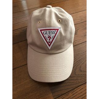 ゲス(GUESS)のGUESS 帽子 キャップ ベージュ(キャップ)