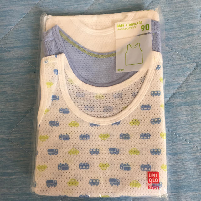 UNIQLO(ユニクロ)のメッシュタンクトップ90 キッズ/ベビー/マタニティのキッズ服男の子用(90cm~)(下着)の商品写真