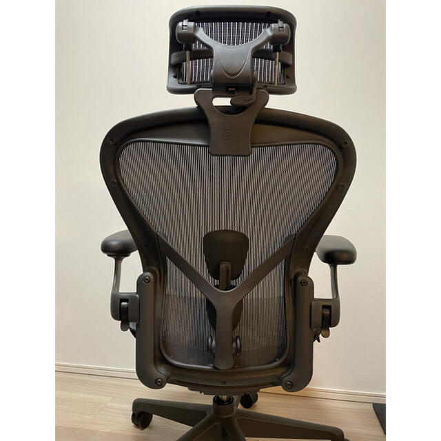 Herman Miller(ハーマンミラー)のアーロンチェア リマスタード Bサイズ ポスチャーフィットSLグラファイト インテリア/住まい/日用品の椅子/チェア(デスクチェア)の商品写真