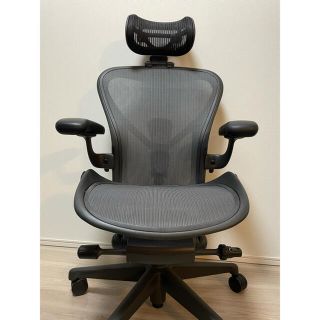 ハーマンミラー(Herman Miller)のアーロンチェア リマスタード Bサイズ ポスチャーフィットSLグラファイト(デスクチェア)