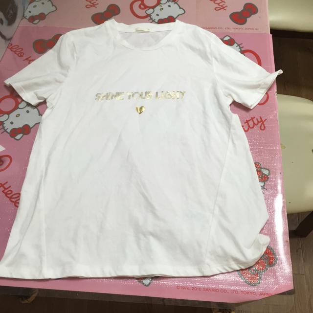 GU(ジーユー)の未使用ティシャツ レディースのトップス(Tシャツ(半袖/袖なし))の商品写真