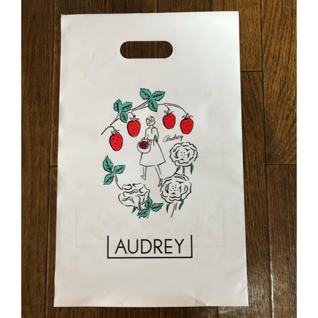 【新品・未開封】AUDREY  オードリー　　　スペシャル缶(L)  食品/飲料/酒の食品(菓子/デザート)の商品写真