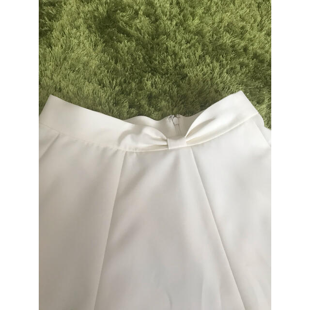 Harrods(ハロッズ)のハロッズ フレア スカート 白 美品 レディースのスカート(ひざ丈スカート)の商品写真