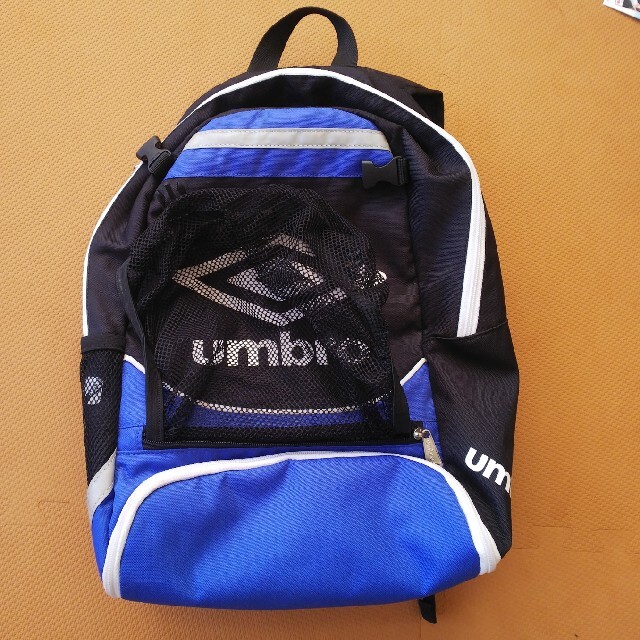 UMBRO(アンブロ)のアンブロ  サッカー  リュック  UMBRO キッズ/ベビー/マタニティのこども用バッグ(リュックサック)の商品写真
