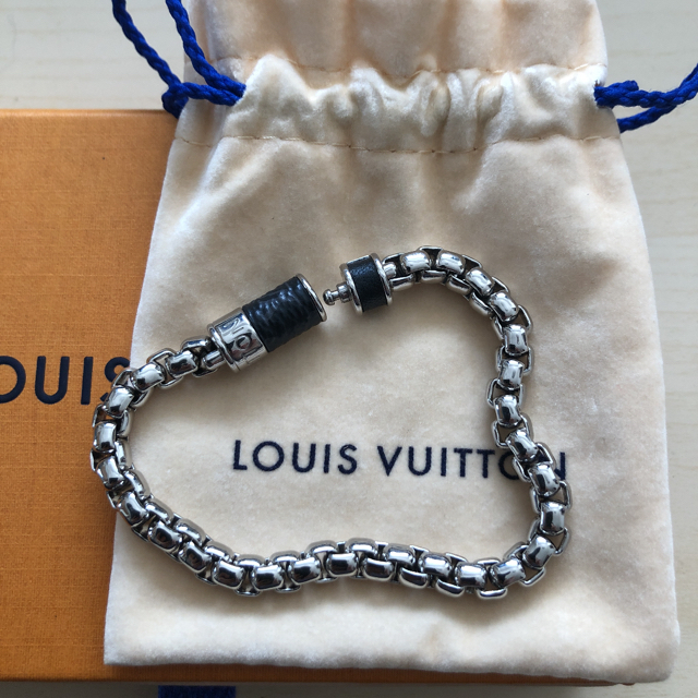 LOUIS VUITTON(ルイヴィトン)のLOUIS VUITTON メンズブレスレット メンズのアクセサリー(ブレスレット)の商品写真