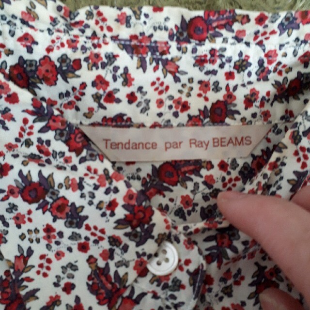 Ray BEAMS(レイビームス)のちー様専用☆BEAMS　リバティシャツ レディースのトップス(シャツ/ブラウス(長袖/七分))の商品写真