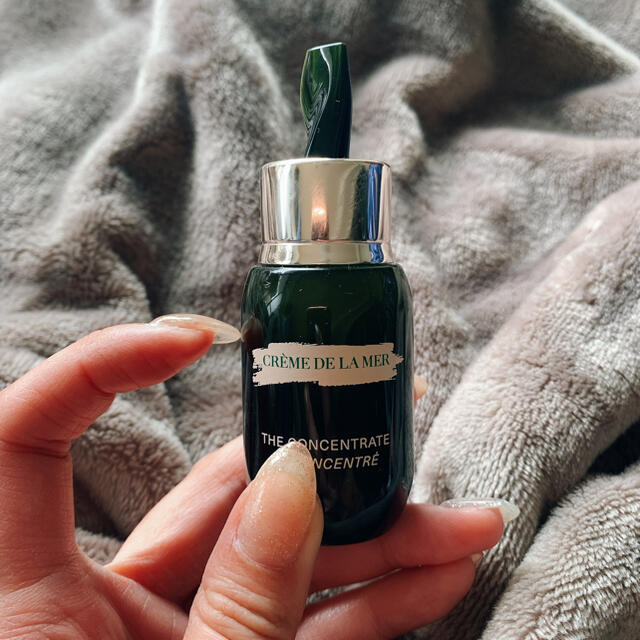 ブランドの DE ザ・コンセントレート 15mlの通販 by nana9617's shop オンラインストア特売 ドゥ ラ ② 50ml ザ・コンセントレート MER LA DE メール 美容液