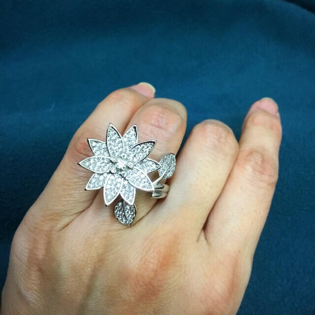 ジュエリープリンセスカット  ジルコニア9.6CT アジャスタブルリング レディースのアクセサリー(リング(指輪))の商品写真