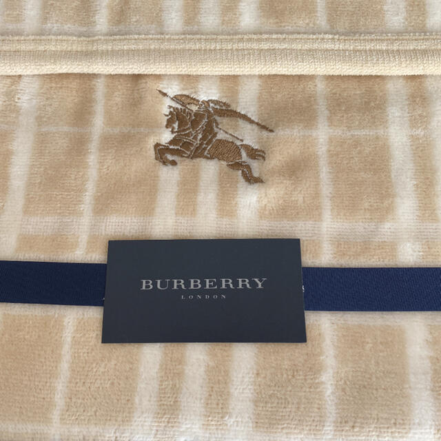 BURBERRY(バーバリー)の未使用品　バーバリー　BURBERRY  綿毛布　 インテリア/住まい/日用品の寝具(毛布)の商品写真