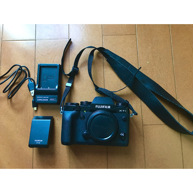 fujifilm x-t1 美品　一眼カメラ