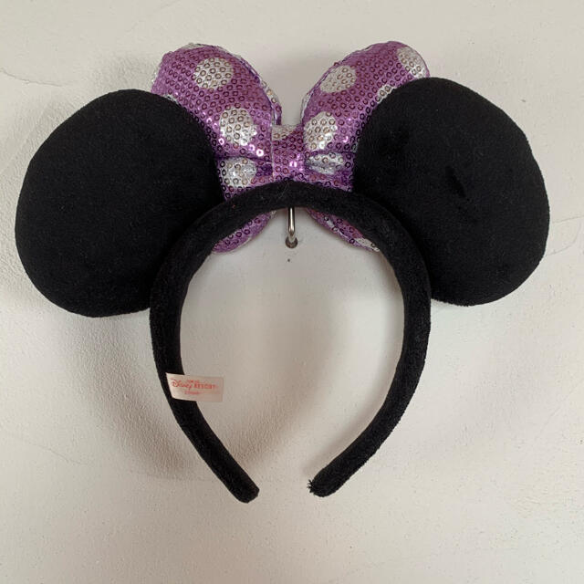 Disney(ディズニー)のミニーカチューシャ紫 エンタメ/ホビーのおもちゃ/ぬいぐるみ(キャラクターグッズ)の商品写真