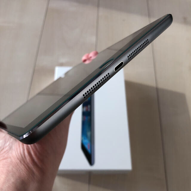 Apple(アップル)の超美品 iPad  mini2 特大容量128GB  WIFI スペースグレイ スマホ/家電/カメラのPC/タブレット(タブレット)の商品写真