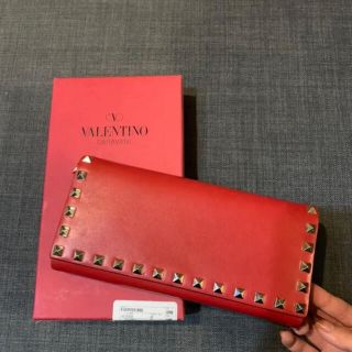 ヴァレンティノ(VALENTINO)のヴァレンティノ★チェーン付きウォレット(財布)