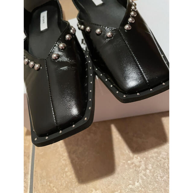 Ameri VINTAGE(アメリヴィンテージ)のアメリヴィンテージ STUDS WOOD HEEL BABOOS レディースの靴/シューズ(その他)の商品写真