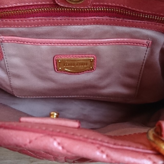 miumiu(ミュウミュウ)のムック 様専用 レディースのバッグ(ハンドバッグ)の商品写真